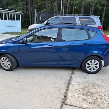 2017 Hyundai Accent SE Hatchback 4D