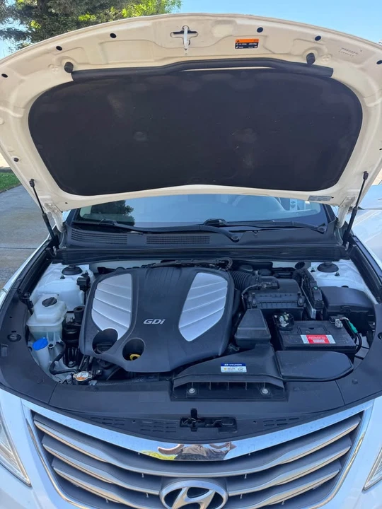2017 Hyundai Azera - Image 10 of 14