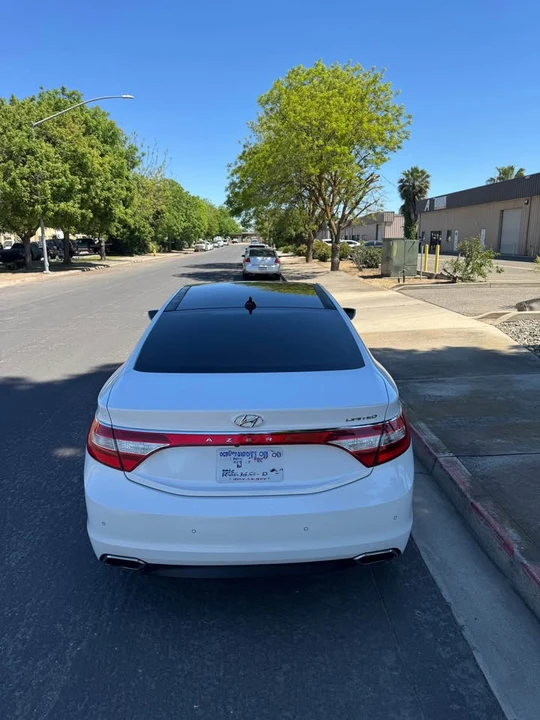 2017 Hyundai Azera - Image 5 of 14