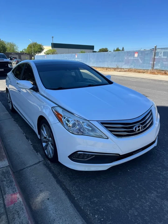 2017 Hyundai Azera - Image 2 of 14