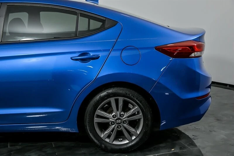 2017 Hyundai Elantra - Image 8 of 12