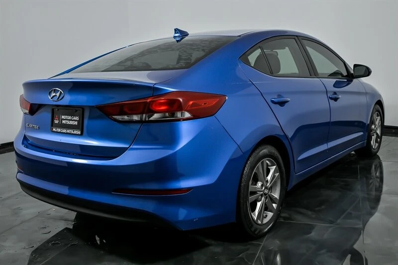2017 Hyundai Elantra - Image 11 of 12