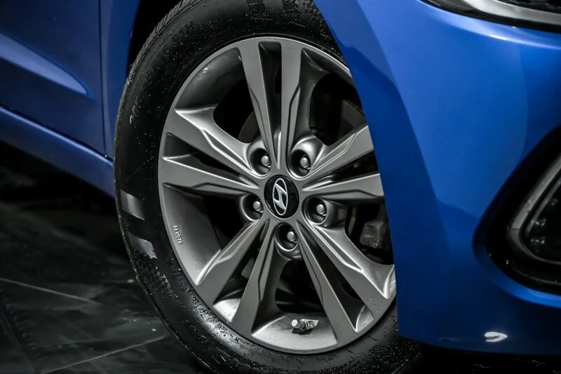2017 Hyundai Elantra - Image 3 of 12