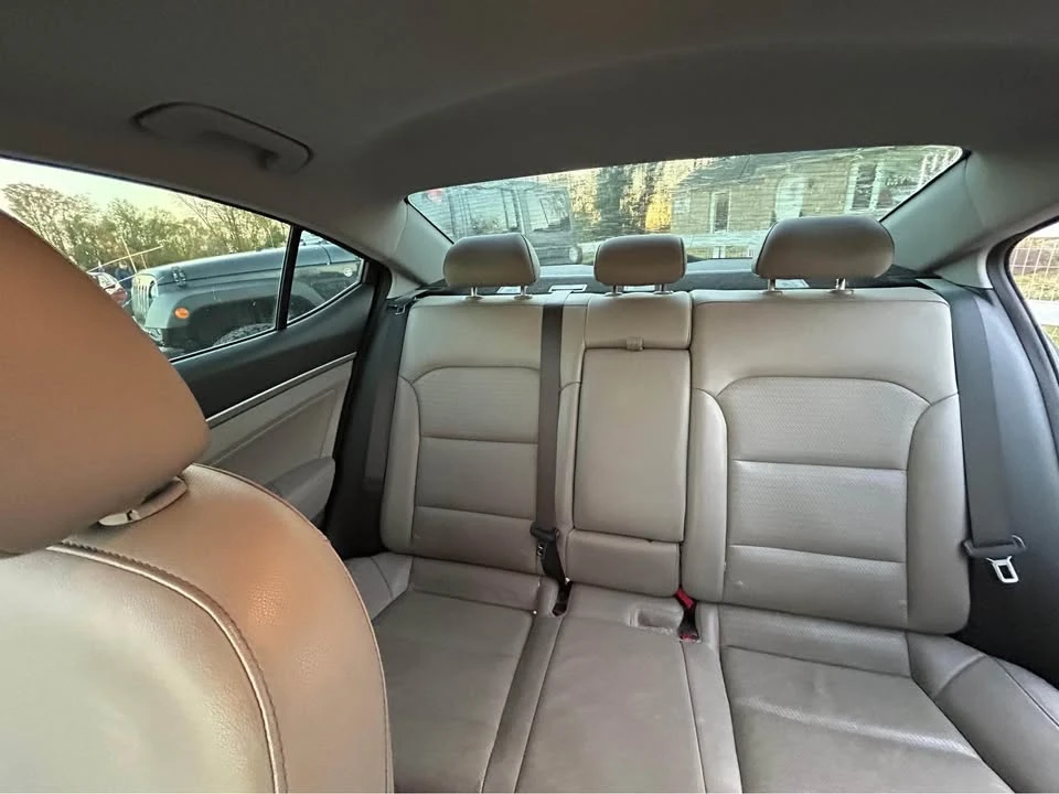 2017 Hyundai Elantra - Image 7 of 9