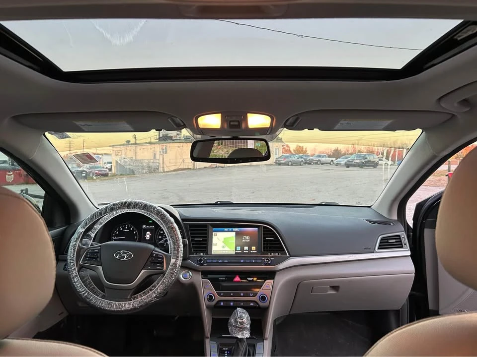 2017 Hyundai Elantra - Image 4 of 9