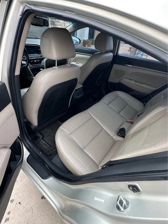 2017 Hyundai Elantra - Image 10 of 12