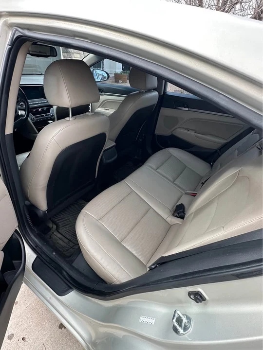 2017 Hyundai Elantra - Image 8 of 12