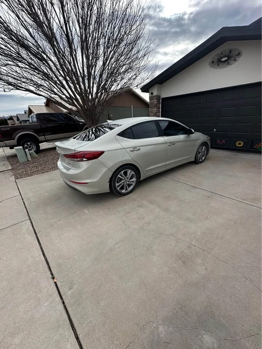 2017 Hyundai Elantra - Image 3 of 12