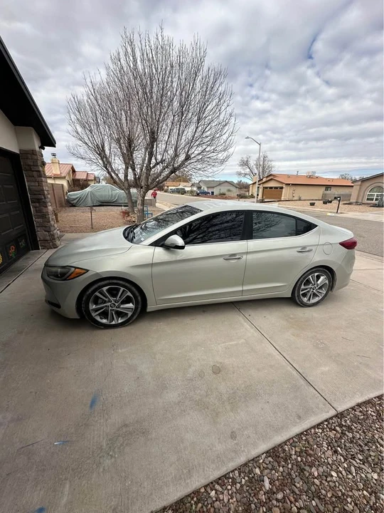 2017 Hyundai Elantra - Image 6 of 12