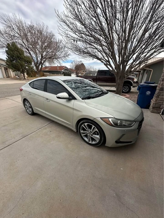 2017 Hyundai Elantra - Image 4 of 12