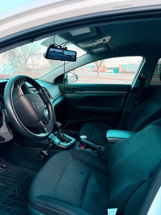 2017 Hyundai Elantra - Image 9 of 10