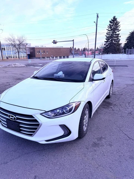2017 Hyundai Elantra - Image 4 of 10