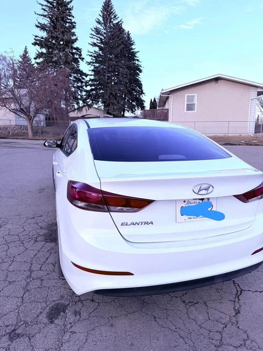 2017 Hyundai Elantra - Image 2 of 10
