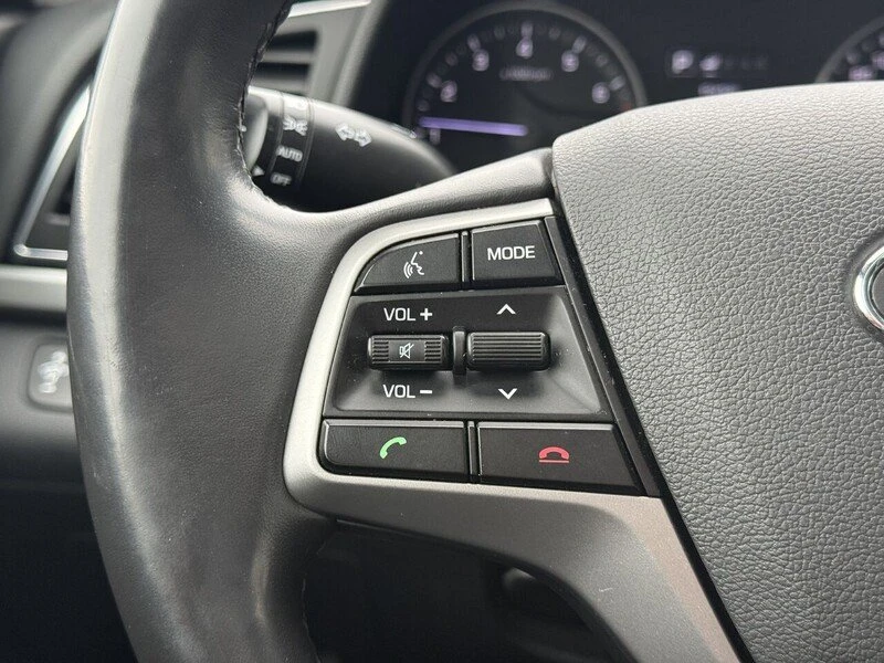 2017 Hyundai Elantra - Image 16 of 20
