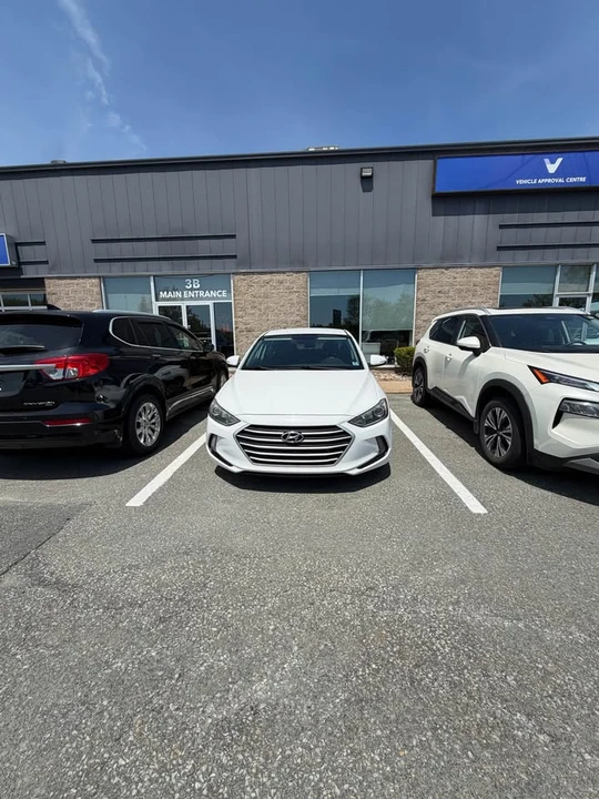 2017 Hyundai Elantra - Image 6 of 10