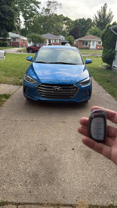 2017 Hyundai Elantra - Image 6 of 6