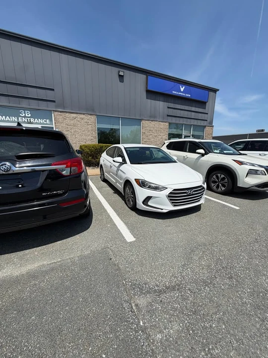 2017 Hyundai Elantra - Image 9 of 10