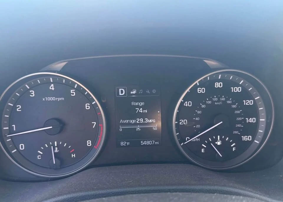 2017 Hyundai Elantra - Image 2 of 6