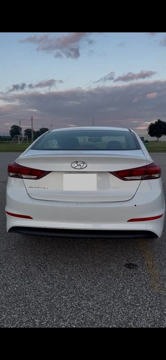 2017 Hyundai Elantra - Image 6 of 19