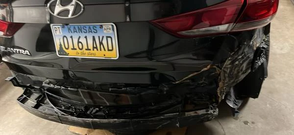 2017 Hyundai Elantra - Image 12 of 13
