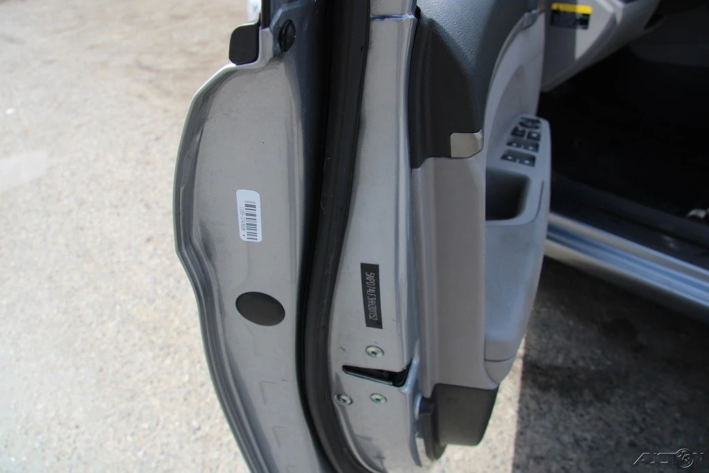 2017 Hyundai Elantra - Image 14 of 24
