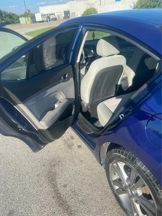 2017 Hyundai Elantra - Image 6 of 10