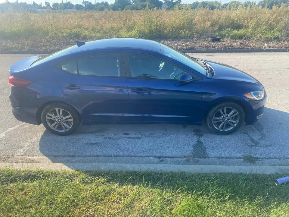 2017 Hyundai Elantra - Image 3 of 10