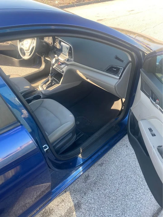 2017 Hyundai Elantra - Image 8 of 10