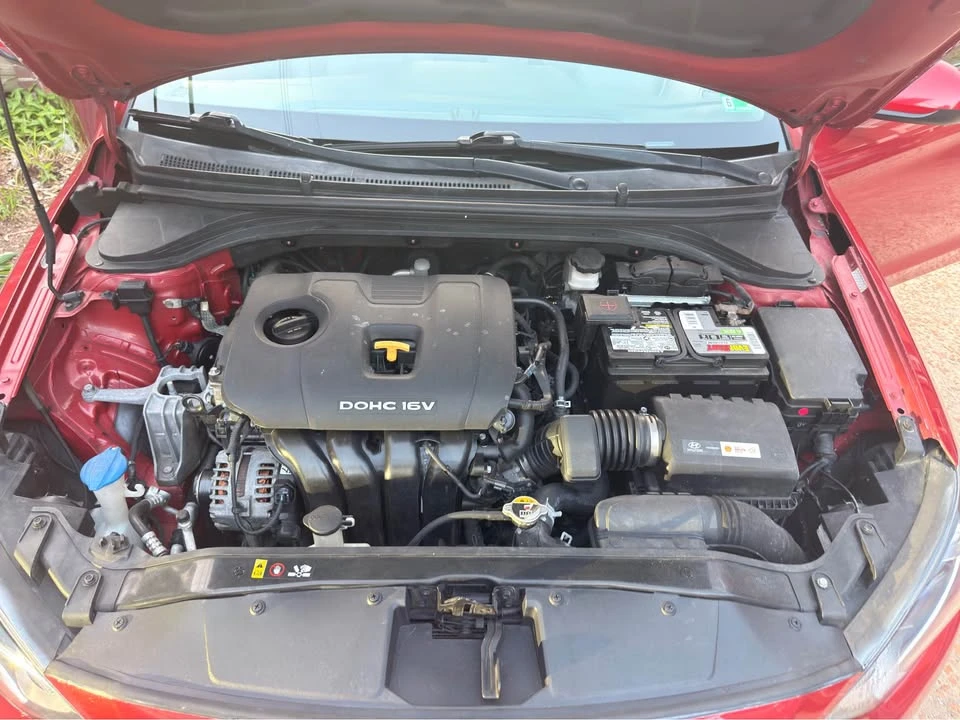2017 Hyundai Elantra - Image 3 of 9
