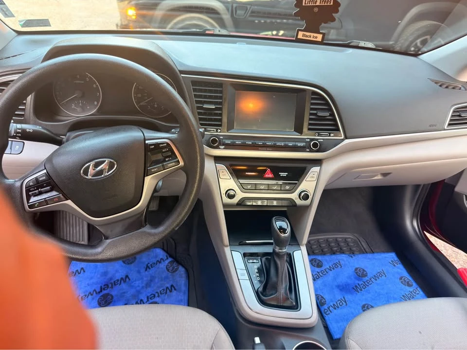 2017 Hyundai Elantra - Image 4 of 9