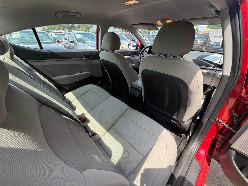 2017 Hyundai Elantra - Image 14 of 18