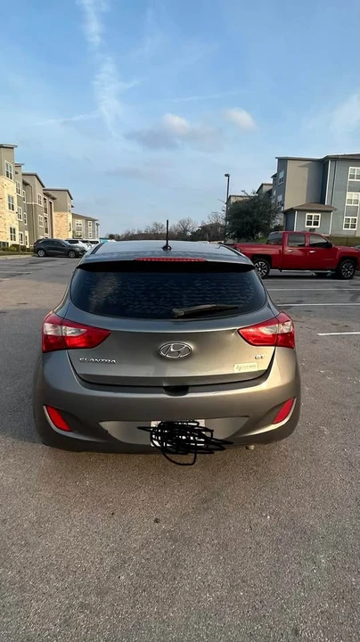 2017 Hyundai Elantra - Image 3 of 6