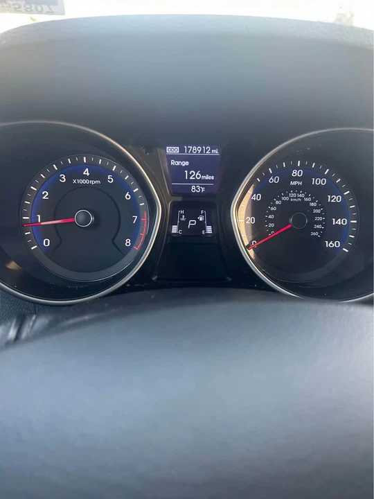 2017 Hyundai Elantra - Image 5 of 6