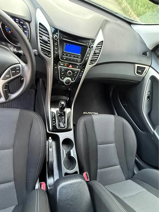 2017 Hyundai Elantra - Image 13 of 14