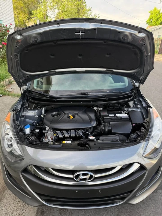 2017 Hyundai Elantra - Image 6 of 14