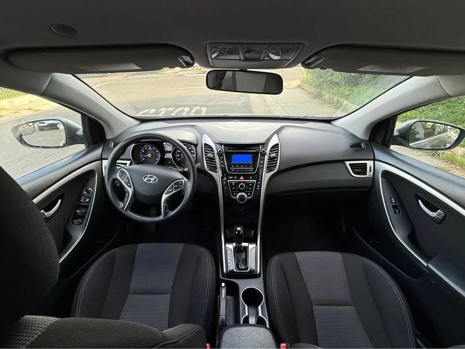 2017 Hyundai Elantra - Image 9 of 14