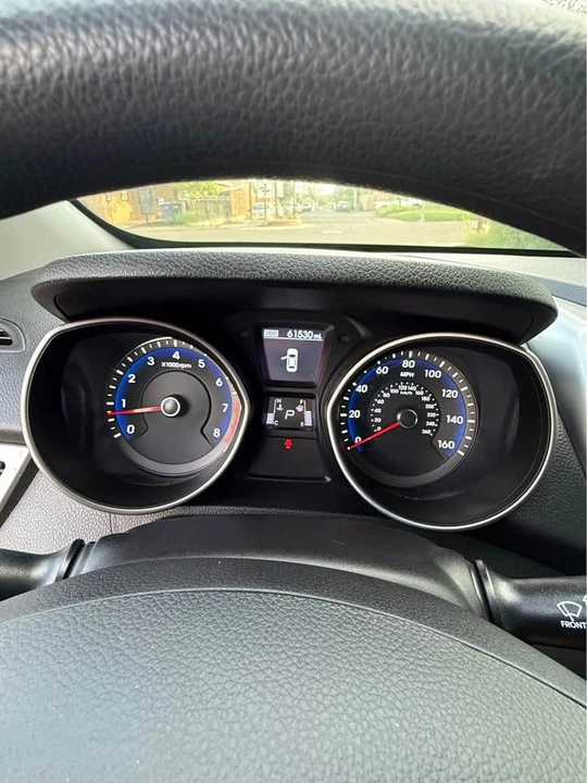 2017 Hyundai Elantra - Image 11 of 14