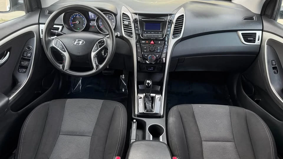 2017 Hyundai Elantra - Image 12 of 18