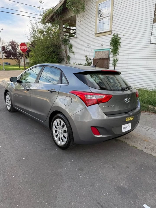 2017 Hyundai Elantra - Image 4 of 14