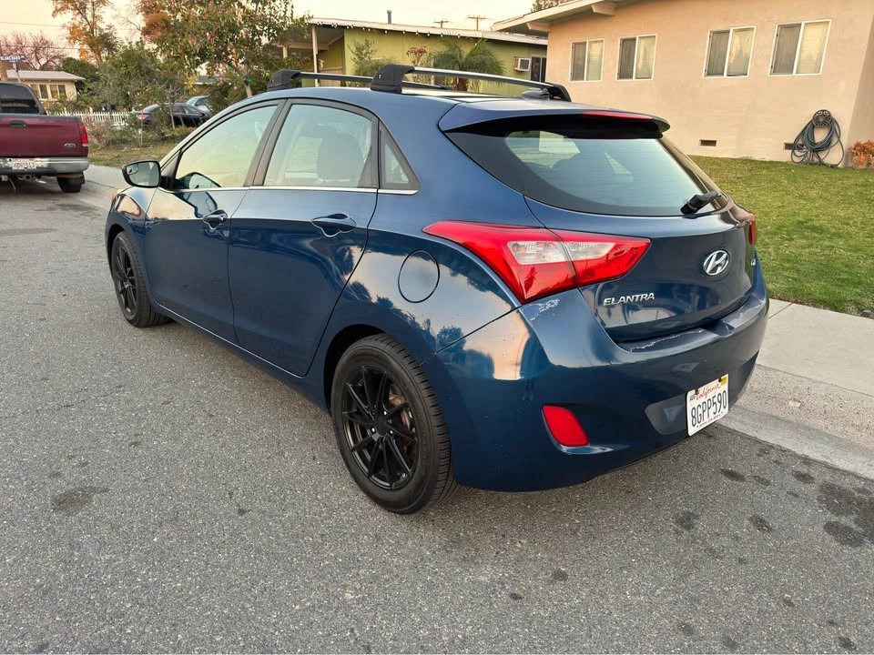 2017 Hyundai Elantra - Image 6 of 6