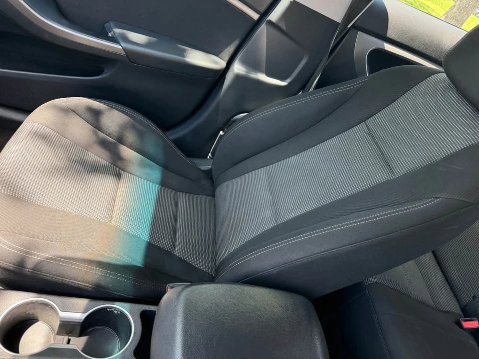 2017 Hyundai Elantra - Image 11 of 17