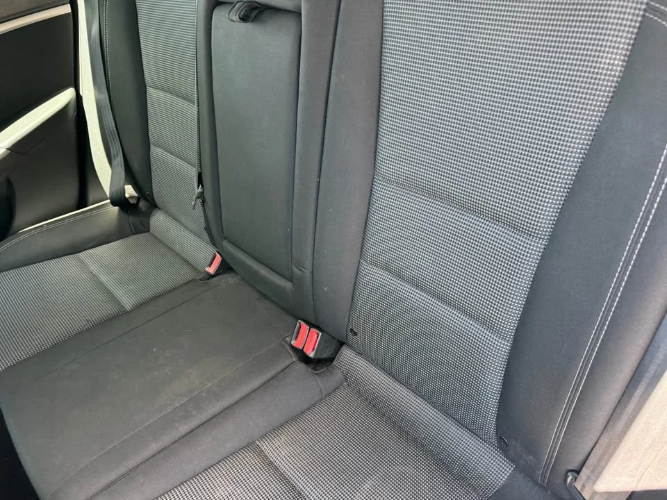 2017 Hyundai Elantra - Image 8 of 17