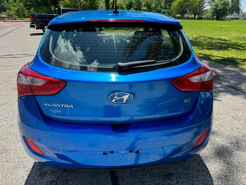 2017 Hyundai Elantra - Image 4 of 17
