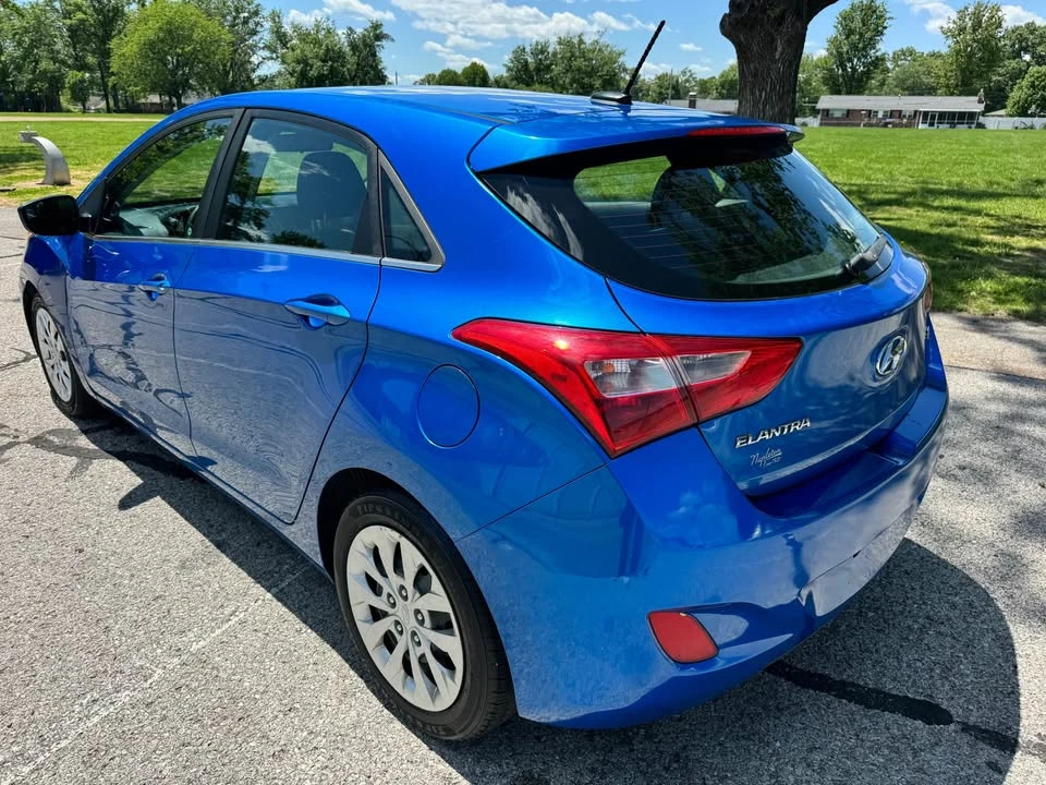 2017 Hyundai Elantra - Image 3 of 17