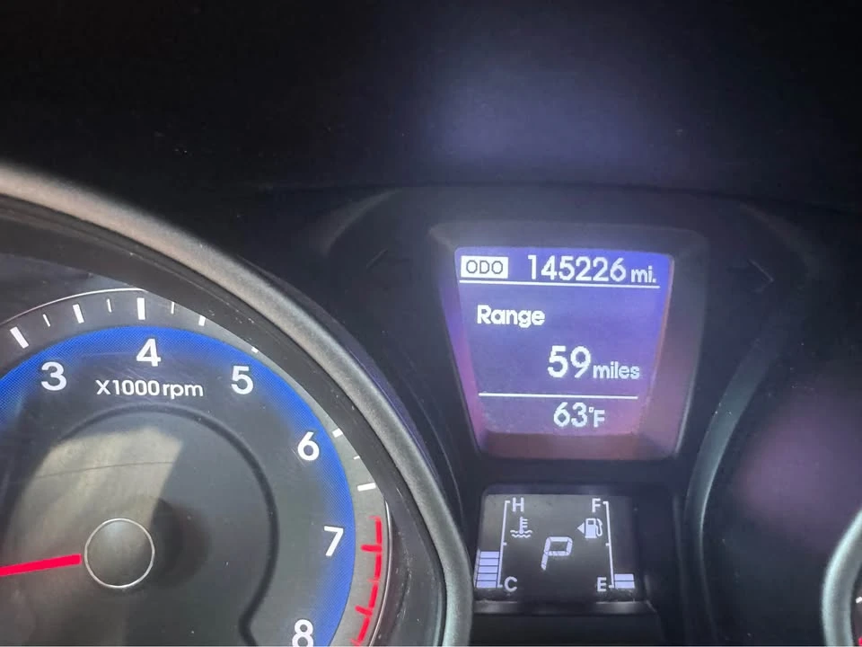 2017 Hyundai Elantra - Image 16 of 17