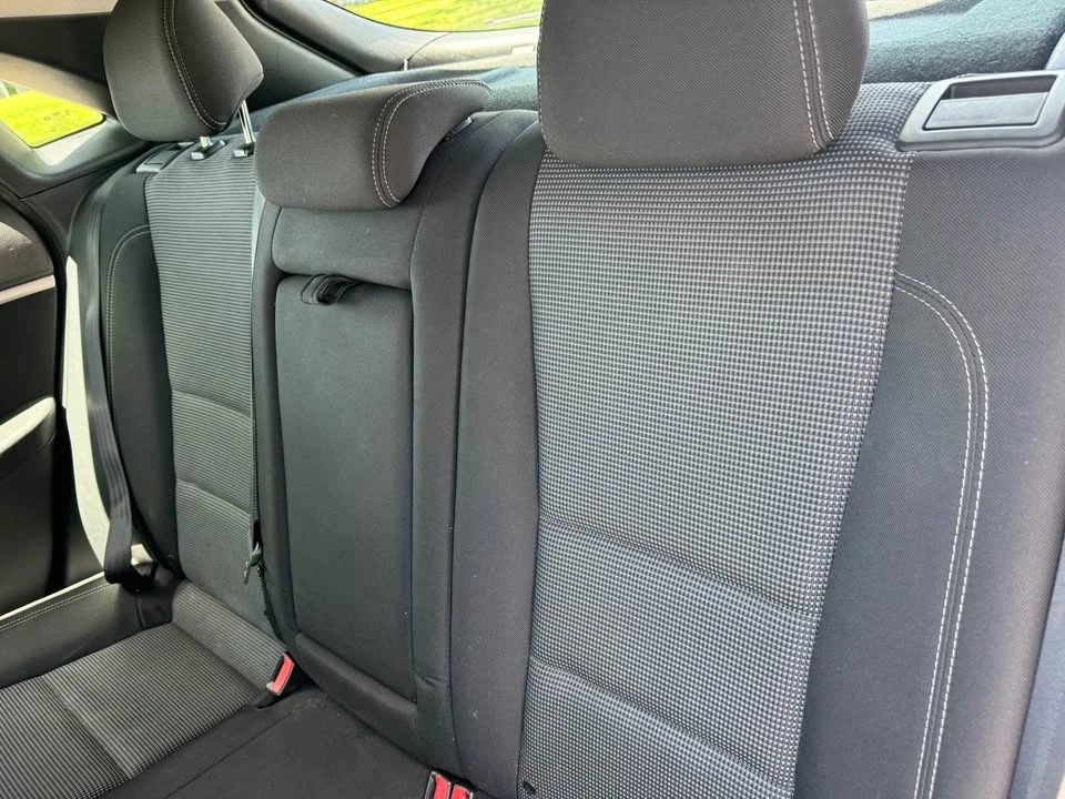 2017 Hyundai Elantra - Image 9 of 17