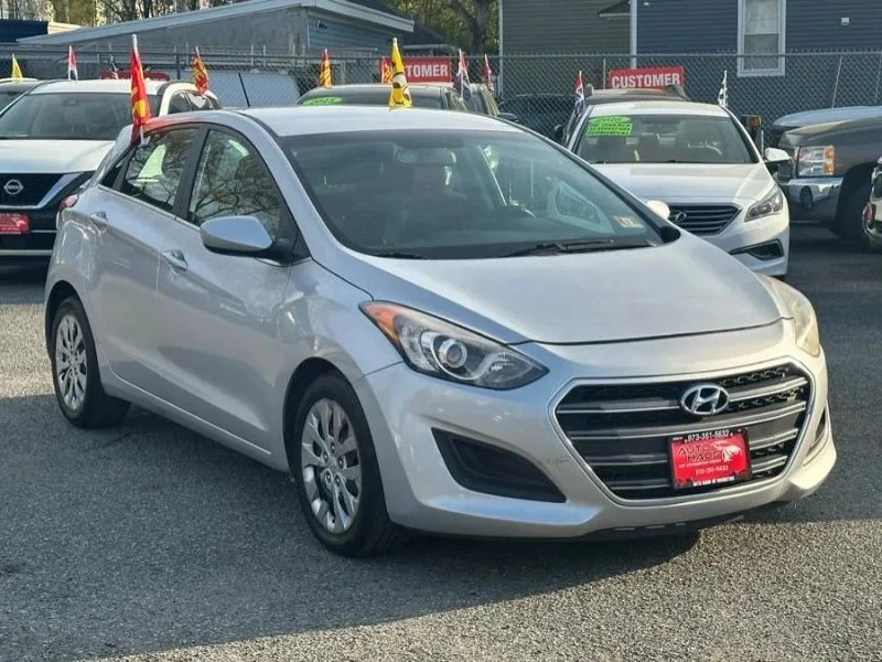 2017 Hyundai Elantra - Image 3 of 12