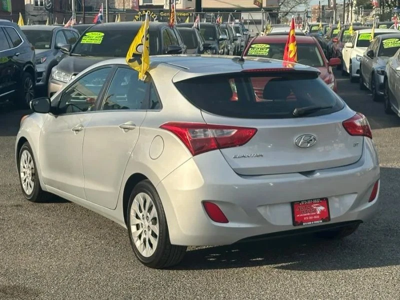 2017 Hyundai Elantra - Image 6 of 12