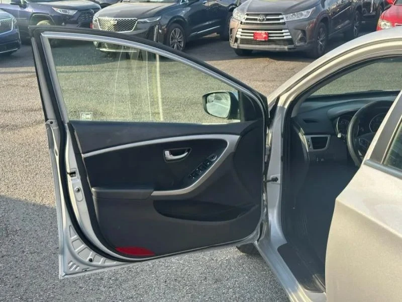 2017 Hyundai Elantra - Image 9 of 12