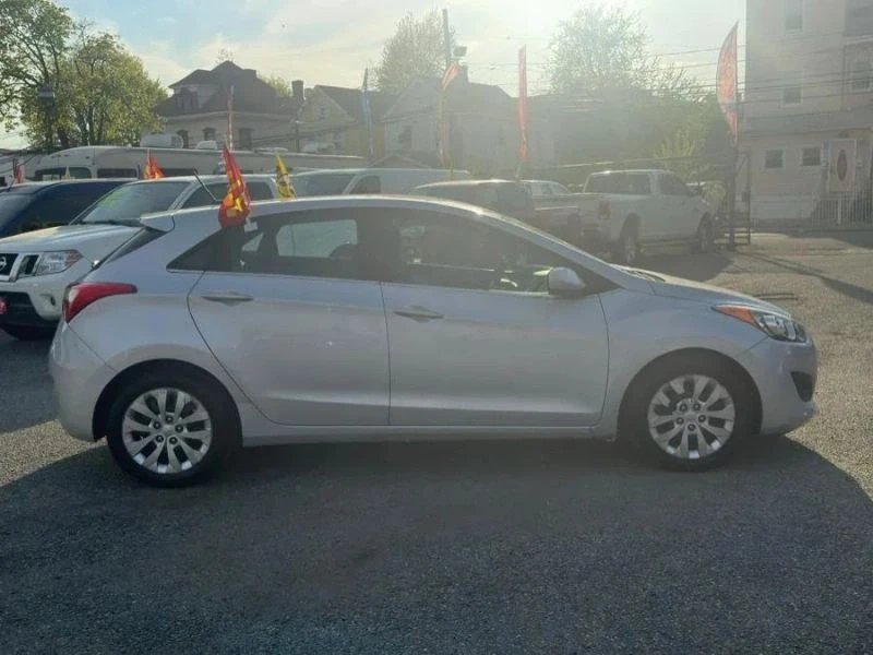 2017 Hyundai Elantra - Image 7 of 12